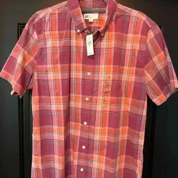 NEW GAP‎ Men’s SS Button Down- Size Medium - Picture 2 of 5